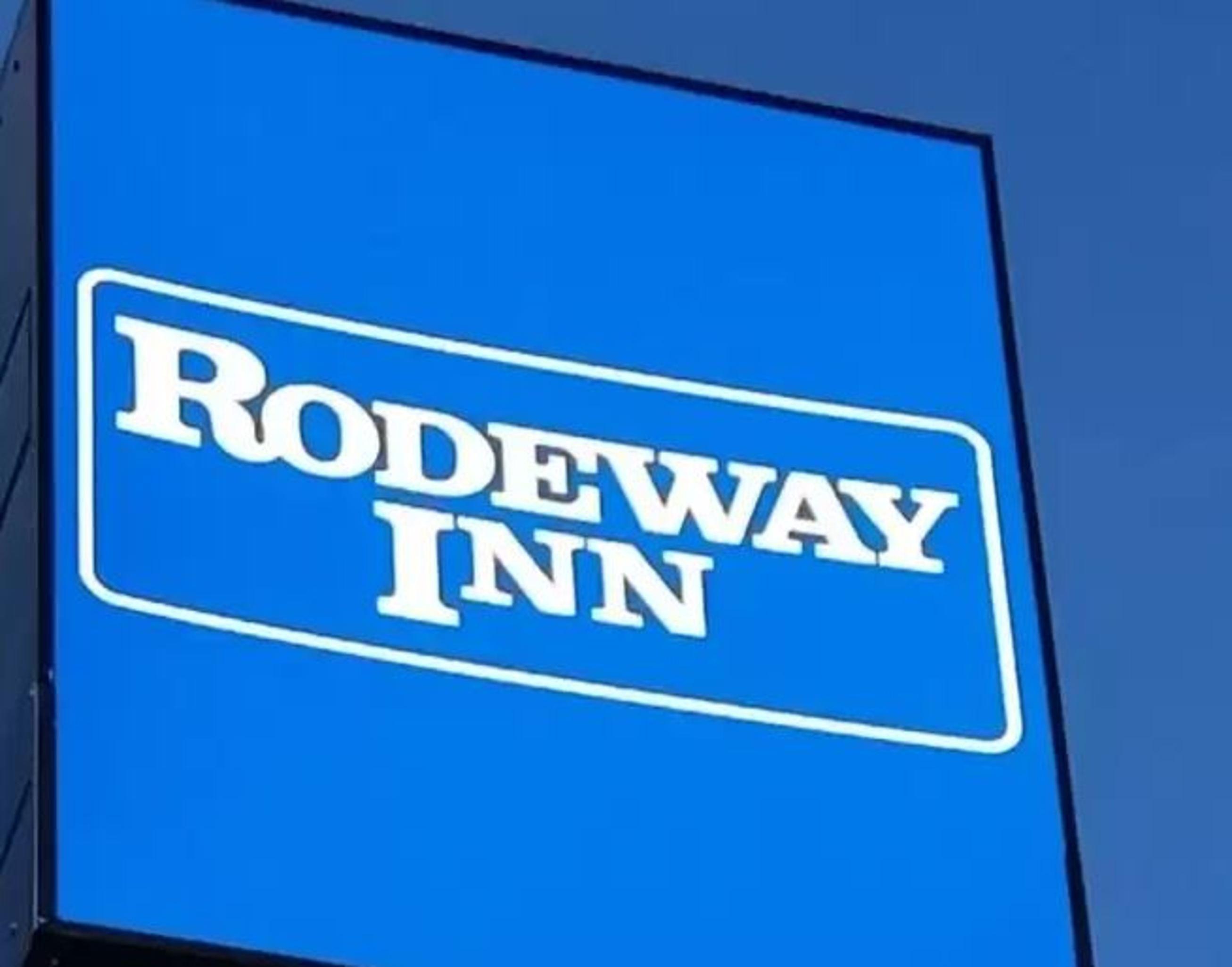 Rodeway Inn Near Hall Of Fame Северен Кантон Екстериор снимка
